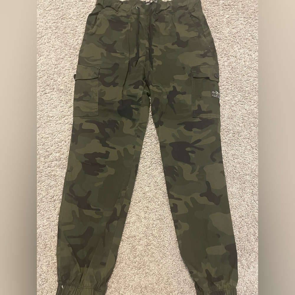 Only weard twice no stains they stretch